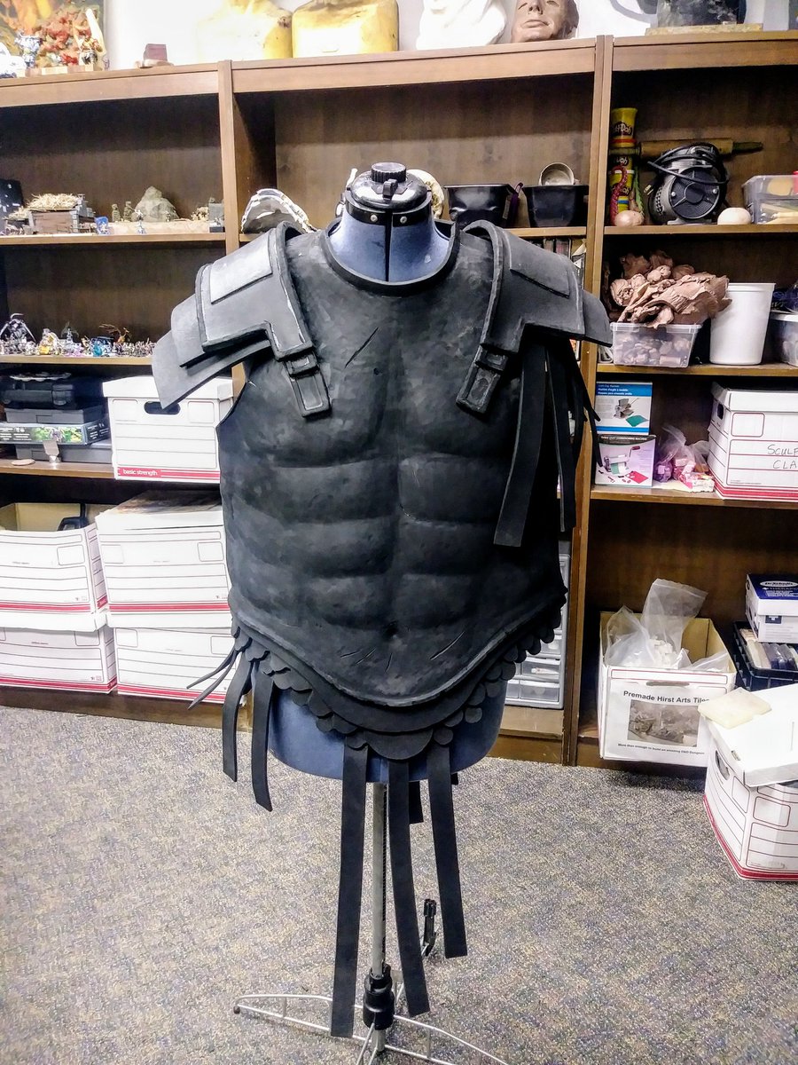 redpillprops's tweet photo. Finally gotten to a good place with the body armor for my Assassin's Creed: Odyssey cosplay. This was my first time using undercuts to make a muscled look, and it turned out pretty alright. Still have lots to do! What do you think?
#Cosplay #cosplayer  #AssassinsCreedOdyssey https://t.co/xpD85SxUlE