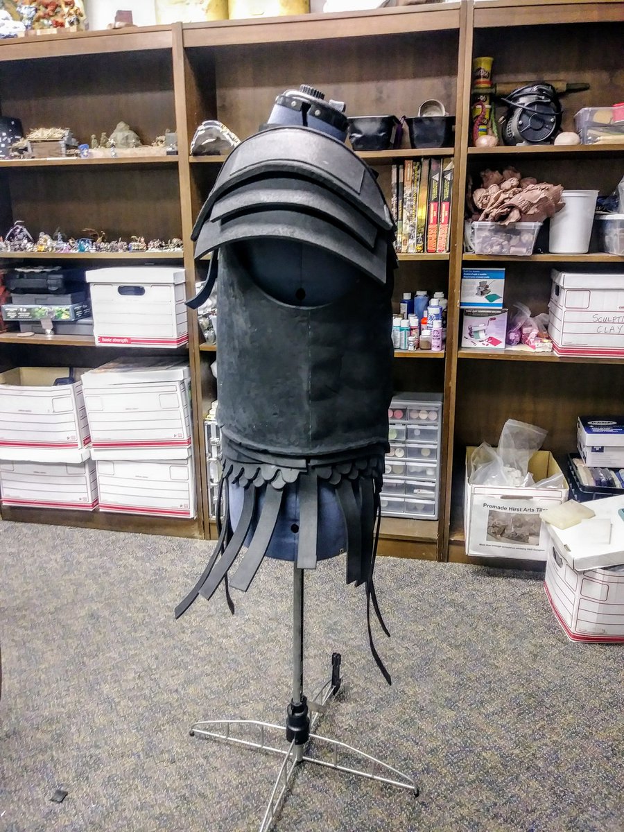 redpillprops's tweet photo. Finally gotten to a good place with the body armor for my Assassin's Creed: Odyssey cosplay. This was my first time using undercuts to make a muscled look, and it turned out pretty alright. Still have lots to do! What do you think?
#Cosplay #cosplayer  #AssassinsCreedOdyssey https://t.co/xpD85SxUlE