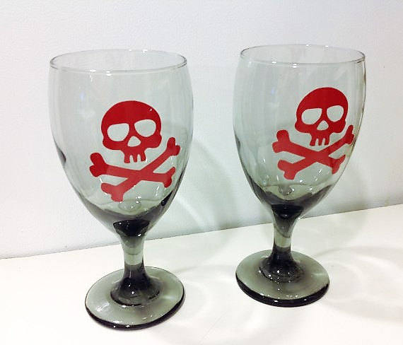 KraftyMcKrafter's tweet image. Skull Wine Glass, Gothic Valentine Gift, Gothic Wedding, Valentine's Day Gift tuppu.net/4489bdcd #kraftymckrafterson #Etsy #AltarDecor