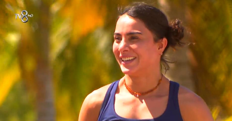 Yeni Bölüm

--Sabriye Şengül--

"Yunan takımını çok tatlı, şeker buluyorum"

#SurvivorGreeceTurkey #survivortürkiyeyunanistan #Survivor #survivor2019