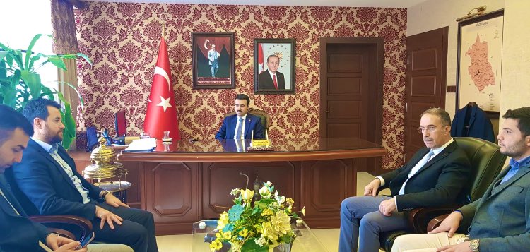 tugvaoguzeli's tweet photo. TUGVA Genel Başkan Yardımcımız Murat AYDIN Bey ile İl Temsilcimiz Serkan Bey birlikte Oğuzeli’nde açmayı düşündüğümüz yurt binası ile ilgili Kaymakamız Batuhan BİNGÖL Bey’i ve İlçe Milli Eğitim Müdürü Burhan Bey’i ziyaret ederek fikir alışverişi yapıldı. https://t.co/tBKYyejppB