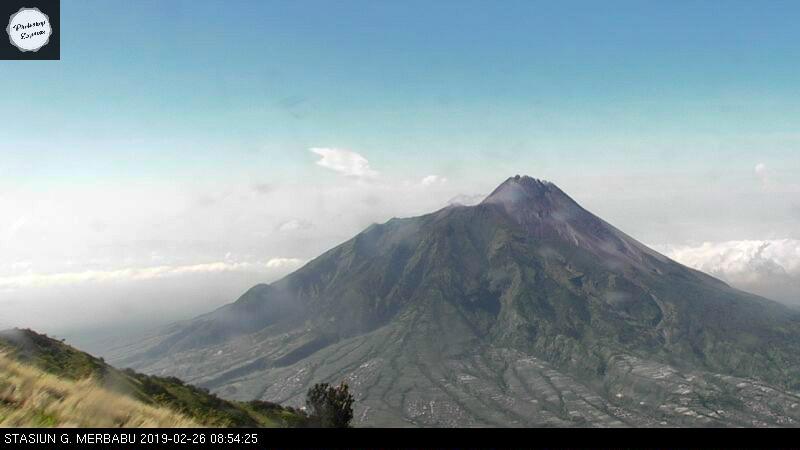 Great view of #Merapi volcano this morning - 26th February, seen from the North. Photo:<a href="/BPPTKG/">BPPTKG</a>