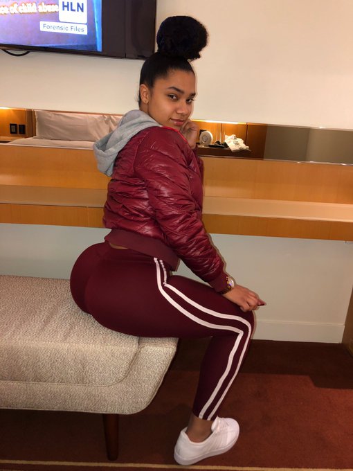 Watch little miss make it happen 💕🫧's leaked NSFW photo on TwXstars