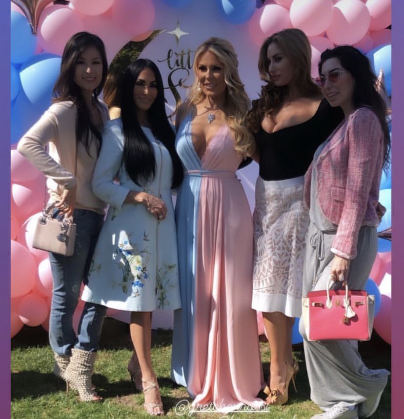 TEAM_GRETCHEN's tweet photo. From the gender reveal party 2/24/2019 @GretchenRossi and her gorgeous friends from yesterday!! @LizzieRovsek @VictorPaulSalon #TeamGretchen #BabyGirl #BabySmiley #GenderReveal https://t.co/DWUgG9cNhe