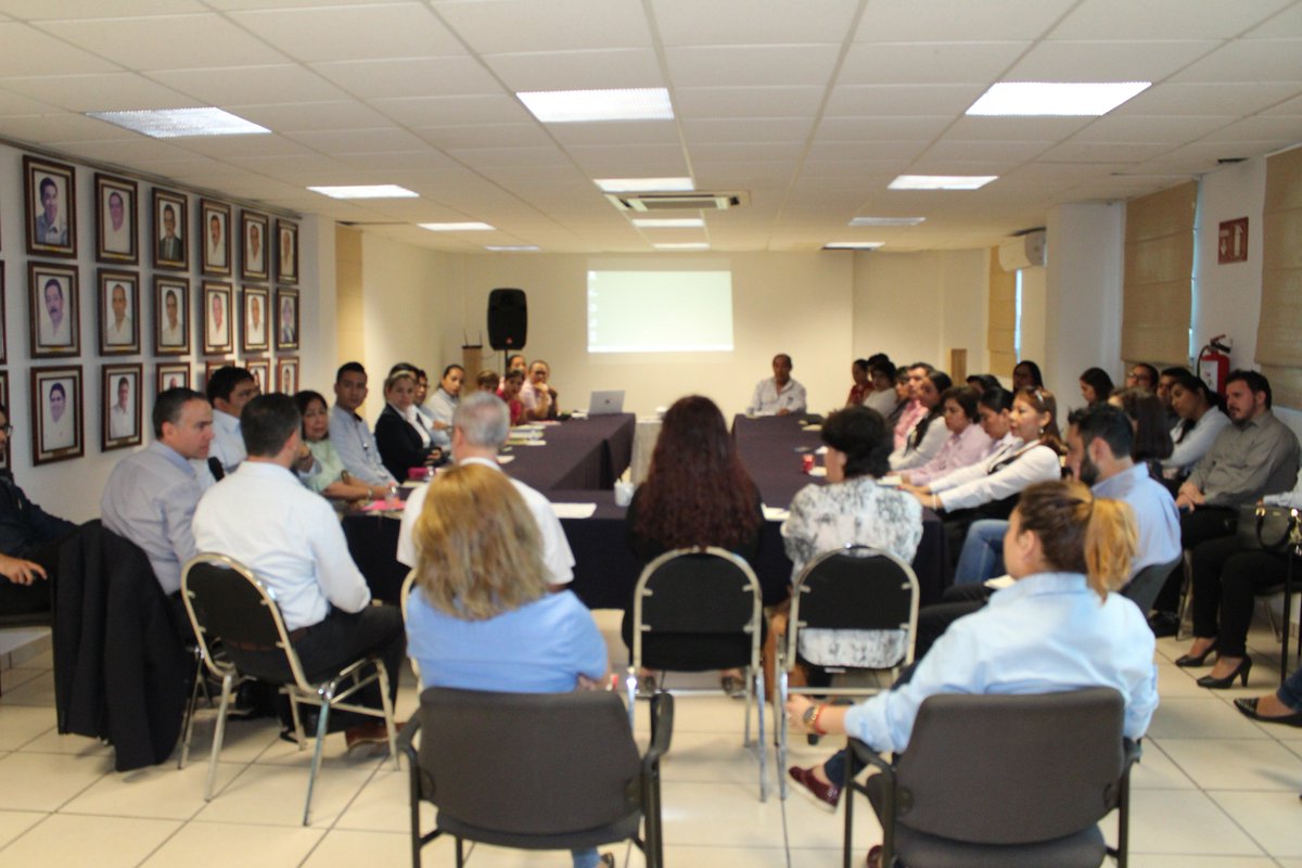 AMHMT's tweet photo. La Asociación Mexicana de Hoteles y Moteles de Tabasco @AMHMT #HotelesTabasco @OCV_Tabascose reunieron con los organizadores del Torneo Académico Intercolegial (TAI) Instituto Cumbre en su visita de inspección esperando que #Tabasco sea la sede para el año 2020 #DestinoTabasco https://t.co/ZAJVWHDCnJ