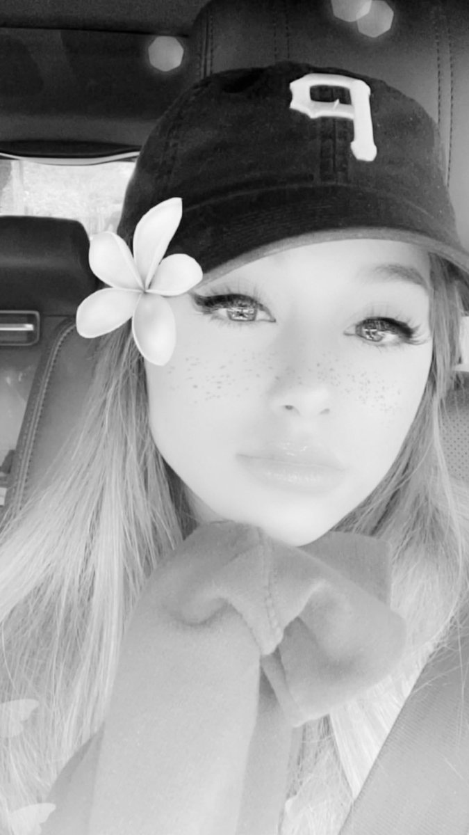 _caIImeangeI's tweet photo. Mac’s pirates cap...... i’m: crying https://t.co/I4UT9R3Dew