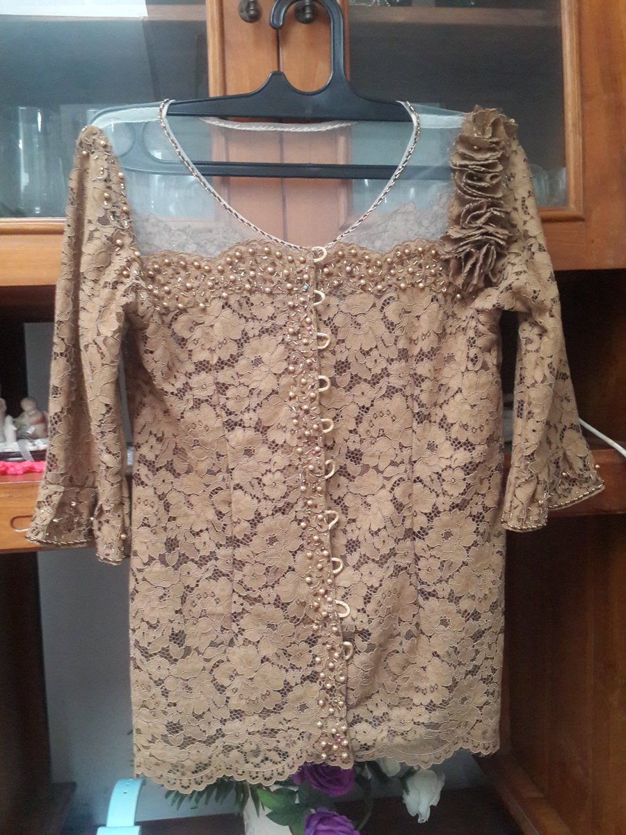 Kebaya brokat coklat
