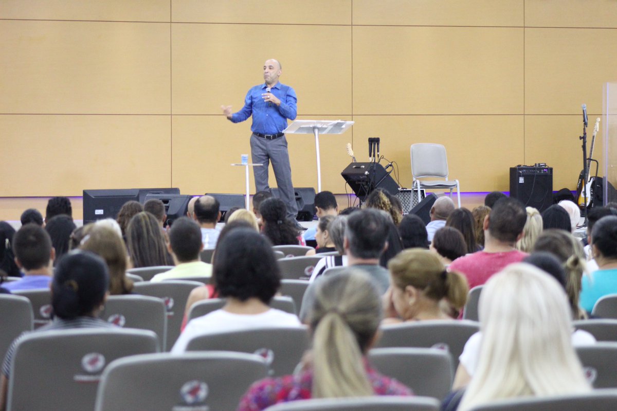 advecsaopaulo's tweet photo. Encerramos nosso Culto da Vitória.
Fomos abençoados pela ministração do Pr. Renato Luiz(@robertoluizz7 ). Tivemos mais uma noite com muitas vidas se entregando a Cristo, Aleluia!

Horário: Às 19h30.
Local: Av Henry Ford, 1708, Mooca.

#cultodavitoria
#vitoriaemcristo
#advecsp https://t.co/5K61X6GD5X