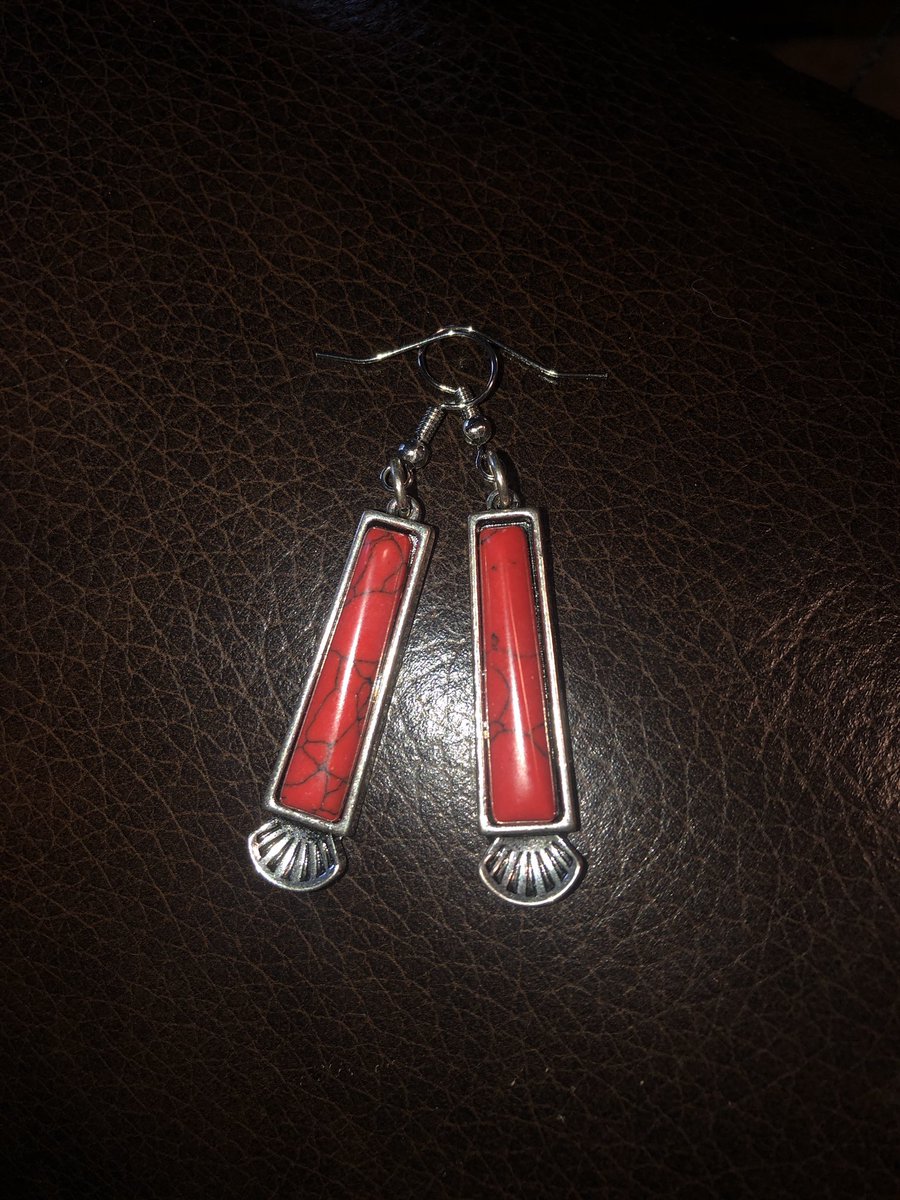 a_northern_gem's tweet photo. Red turquoise pendant earrings •
$13
#jewelry #redturquoise #earrings #anortherngem https://t.co/klcXejbF0B
