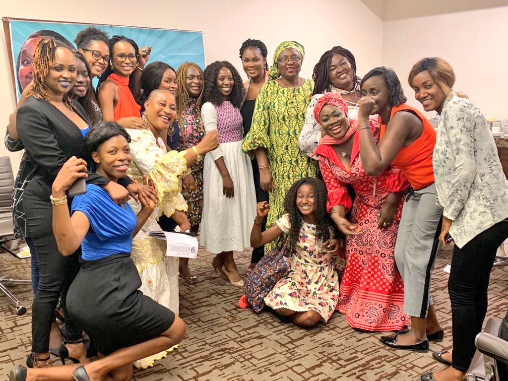 WAFRICA_ONG's tweet photo. La session finale du #EllesCoachingConakry s'est tenue aujourd'hui avc la Coach @MariamTendou autour des femmes Cheffes d'entreprise & de l'invitee d'honneur Mme #MaladoKaba, Ancienne ministre de l'Economie & des Finances. Superbe session sr le #PersonalBranding
#Guinee
#Talent https://t.co/uIXeSM4QBy