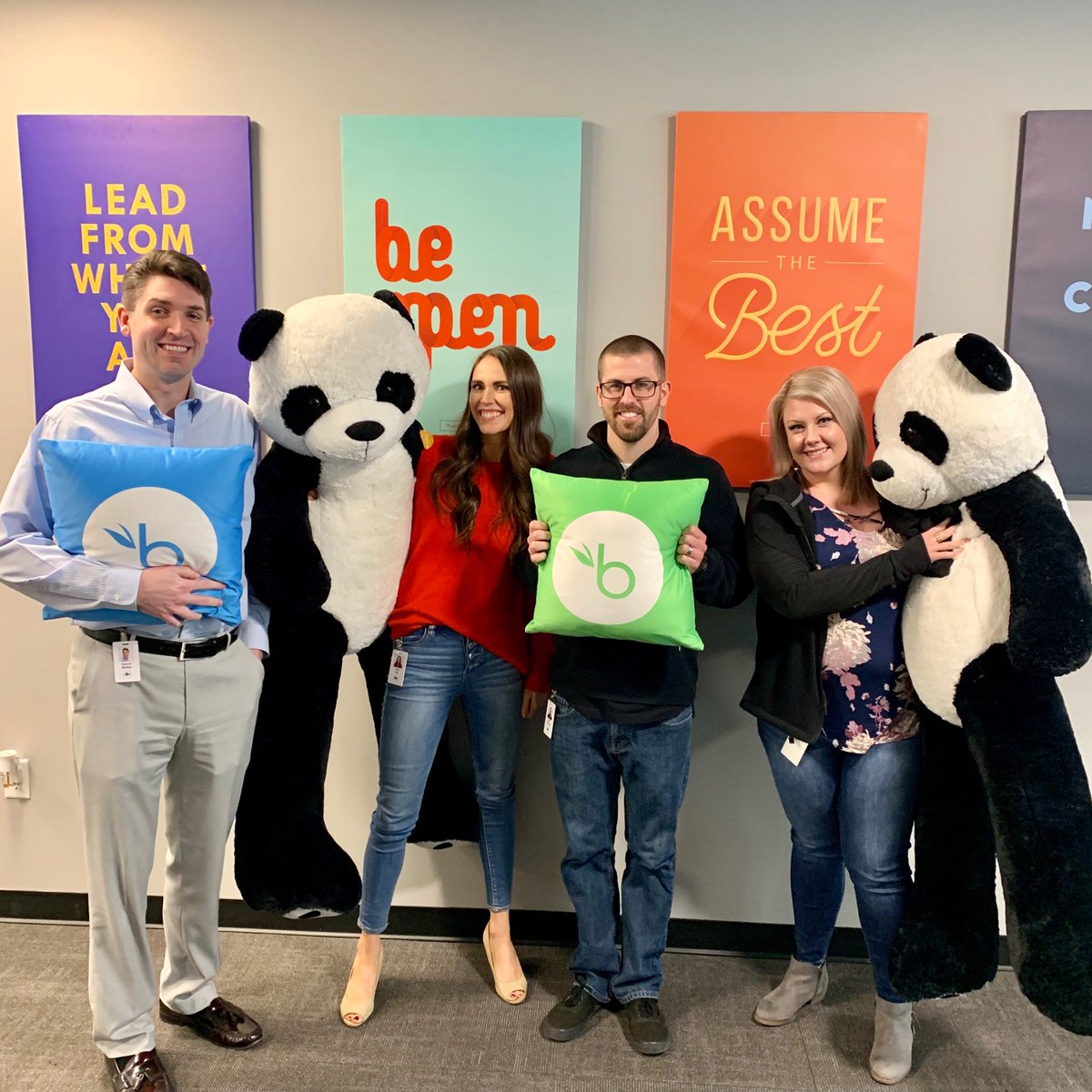 bamboohr's tweet image. What a great way to start the day—welcoming our newest batch of #Bambooligans to the team! #FirstDayofWork bit.ly/2Q03LaM