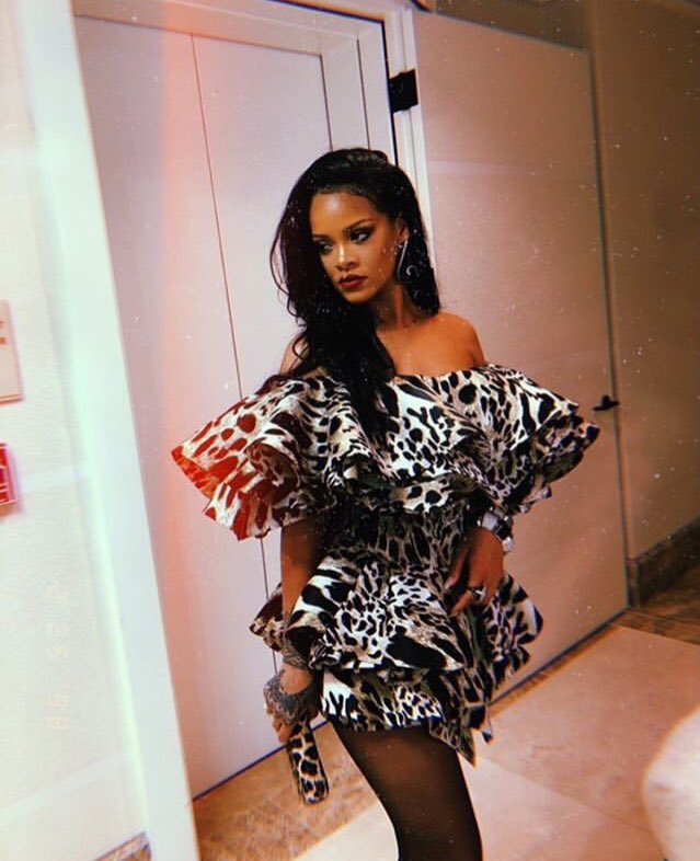 PLRihanna's tweet photo. Instagram🥰 https://t.co/pq7Hi19Cge