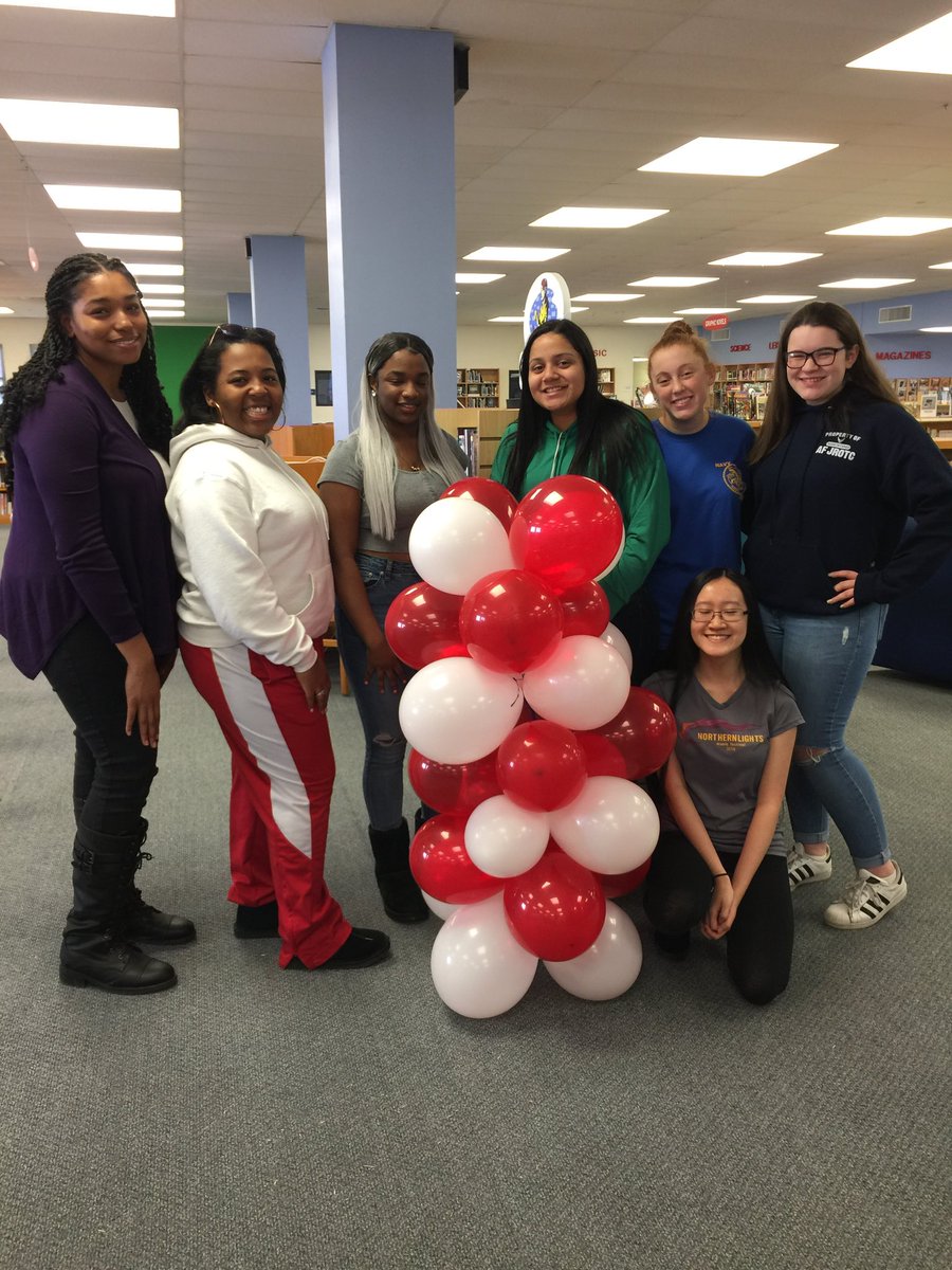 WTProUnify's tweet photo. Thank you to Lexi, Kayla and Aniyah for their kindness! They came to teach Project Unify how to make balloon towers! We really appreciate their help getting us ready for the Week of Kindness!! @twppride #WTHSKindness2019 https://t.co/2VNgXJyiCS