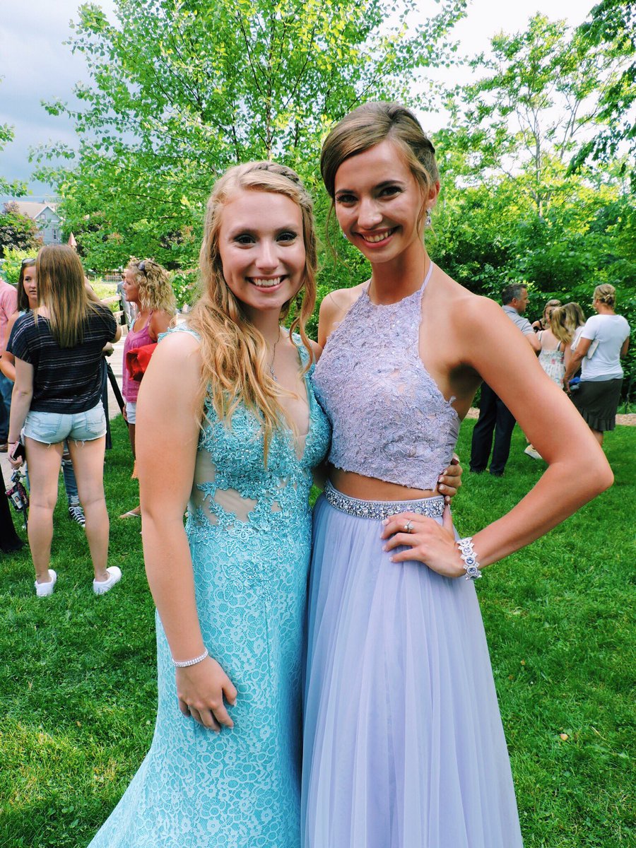 RayeKiersten's tweet photo. Happy birthday gf 💘🎊 @baileypapich16 I hope your day is as amazing as you are!! Ily and miss you girl, best wishes love ❤️❤️ https://t.co/fBuJkeGsb2