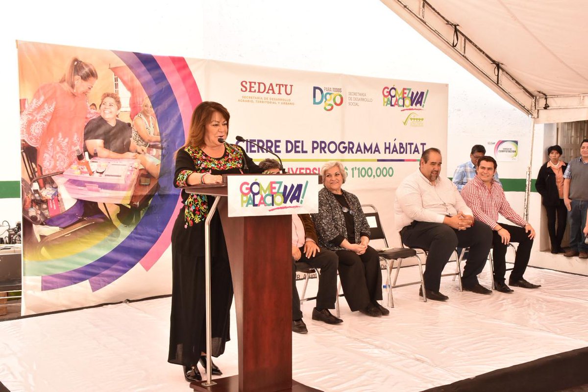LetyHerreraAle's tweet photo. Una gran satisfacción iniciar la semana recorriendo el Centro de Desarrollo Comunitario “Javier Mina” y confirmar el gran avance de quienes tomaron los Cursos de Repostería, Panadería, Belleza, Computación, Serigrafía, Corte y Confección entre otros. https://t.co/A8EQYYfaFv