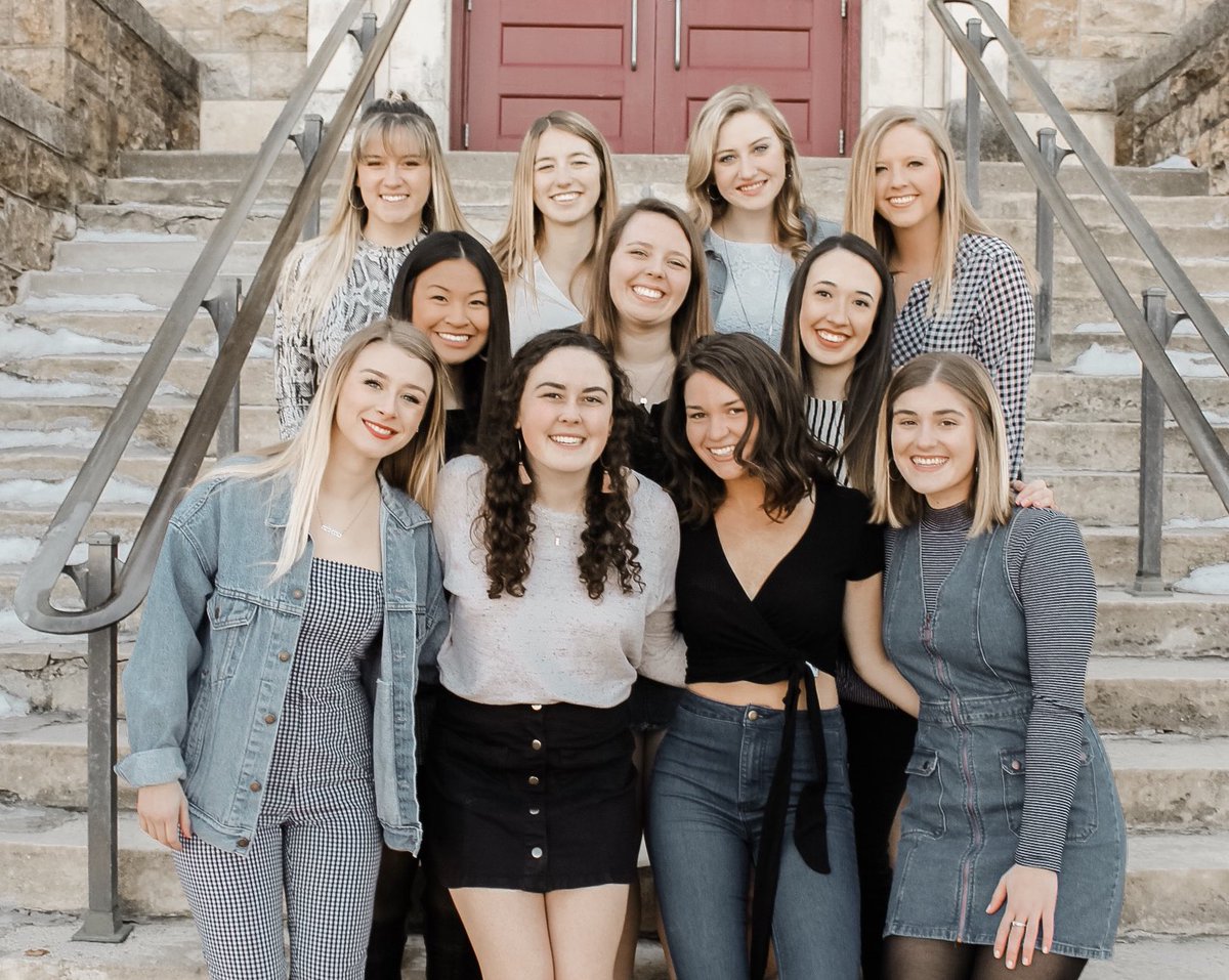 KUSigmaKappa's tweet photo. We are clearly in gooooood hands. can’t wait to see what this year has in store for Xi. 🌟💓Meet exec and our girl bosses Wednesday on our insta story.✨ #slay #kusigmakappa https://t.co/TP1elGlZBs