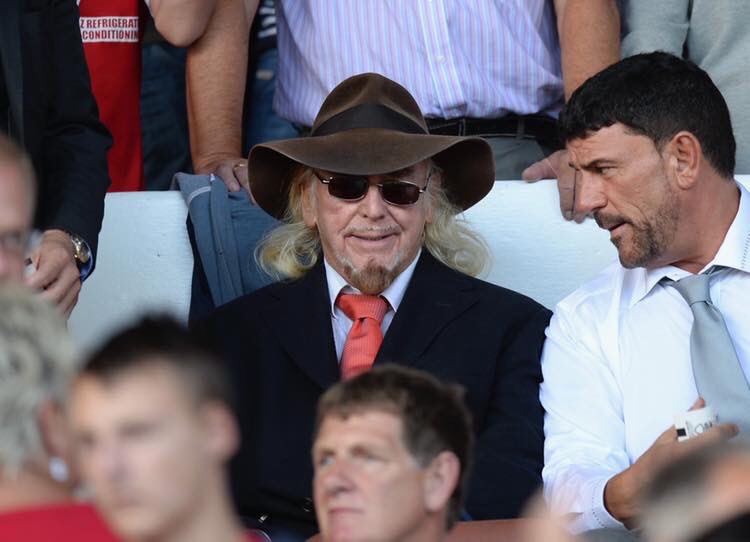 AwayDays_'s tweet photo. Blackpool owner Owen Oyston and his daughter Natalie Christopher have officially been removed from the club's board. 

See ya! 👋🏻🍊 https://t.co/villtYNLYV
