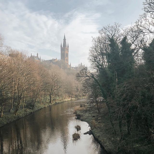 thegeogguy's tweet photo. Who says you can’t go home? Loving every minute of this trip back to where I was born &amp; raised. My daughter loved looking at the “castle” where mummy and daddy met 😂 #universityofglasgow #glasgow #scotland #teacher #teachersofinstagram #teacherlife #teacheronvacation #hometo… https://t.co/splt0Adnol