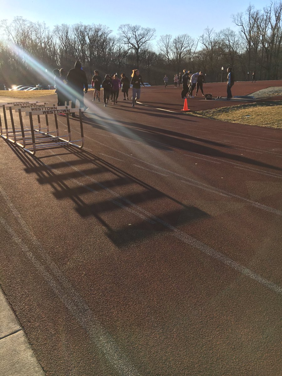WT_track's tweet photo. Getting it in in cold weather with a strong wind. https://t.co/K922ZPozRW