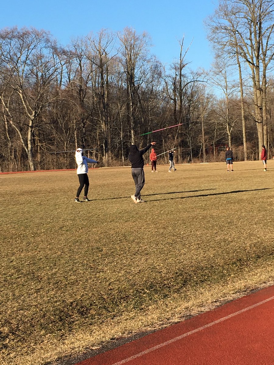 WT_track's tweet photo. Getting it in in cold weather with a strong wind. https://t.co/K922ZPozRW