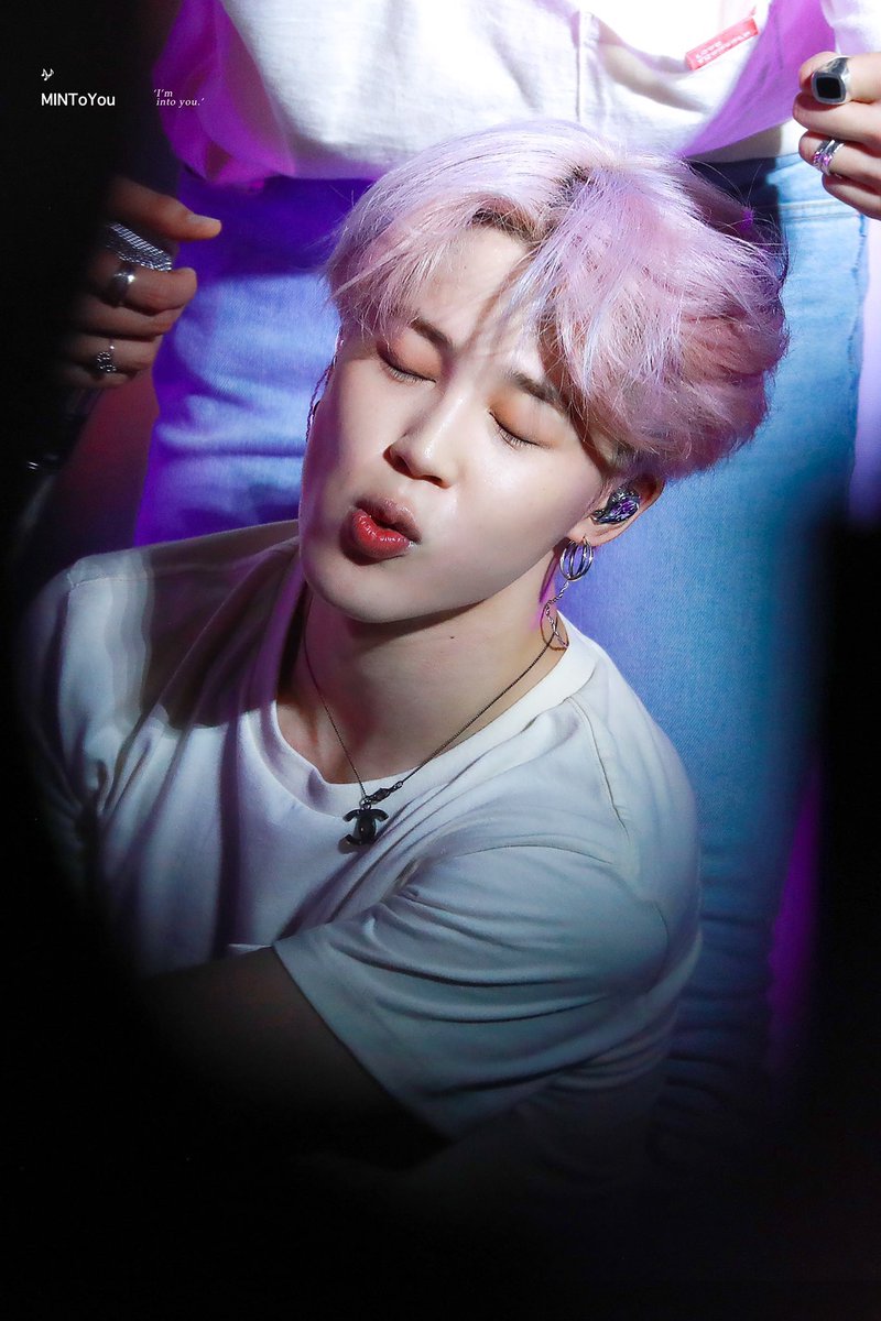 LY_always_2's tweet photo. El 13 de junio del 2013 fue el comienzo de nuestro amor hacia ustedes, y conforme fue pasado el tiempo, este amor se fue fortaleciendo. 
#WeLoveYouJimin
@BTS_twt https://t.co/UGWaYmcSm7