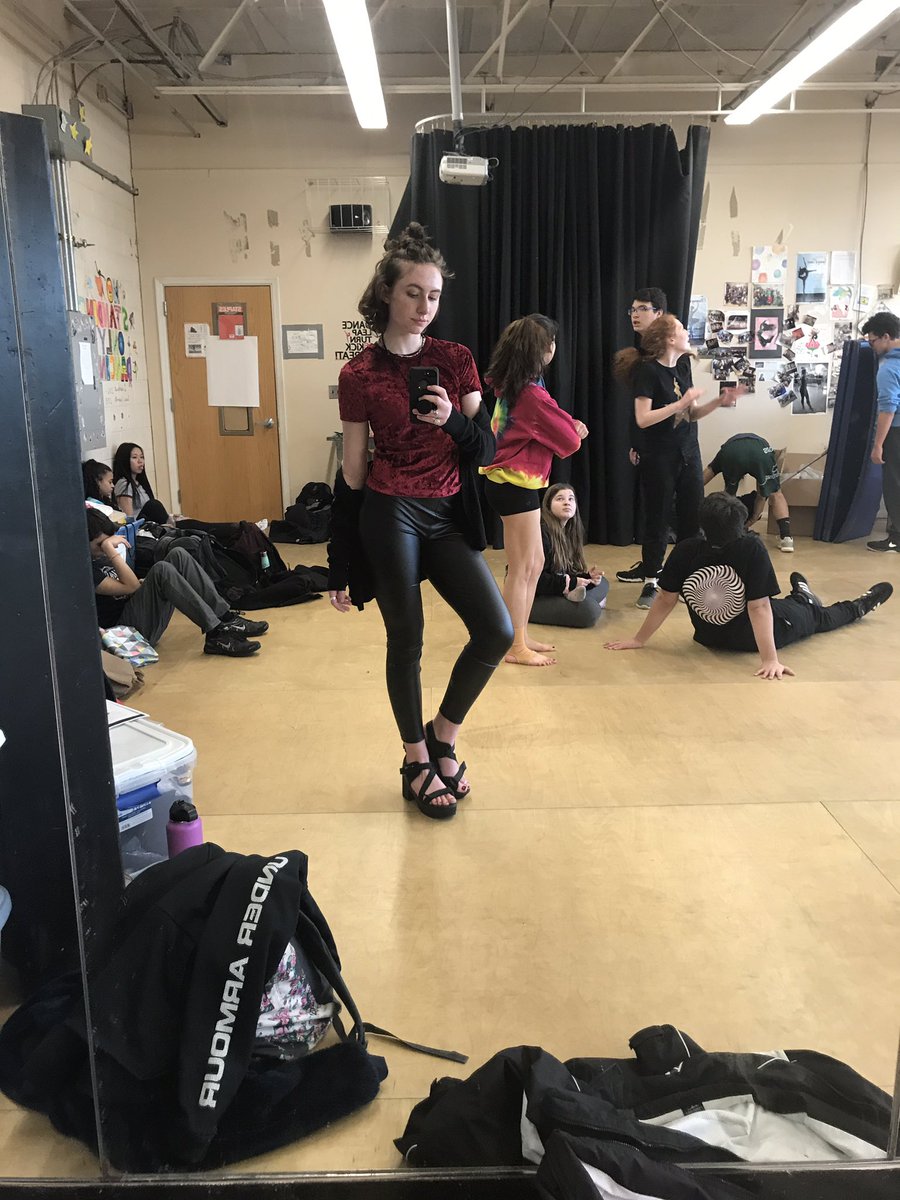 2022_lhs's tweet photo. ross getting stuck in leather pants is a fat mood 😉 #mememonday #lhsclasswars2022 https://t.co/9diWOFsJ3C