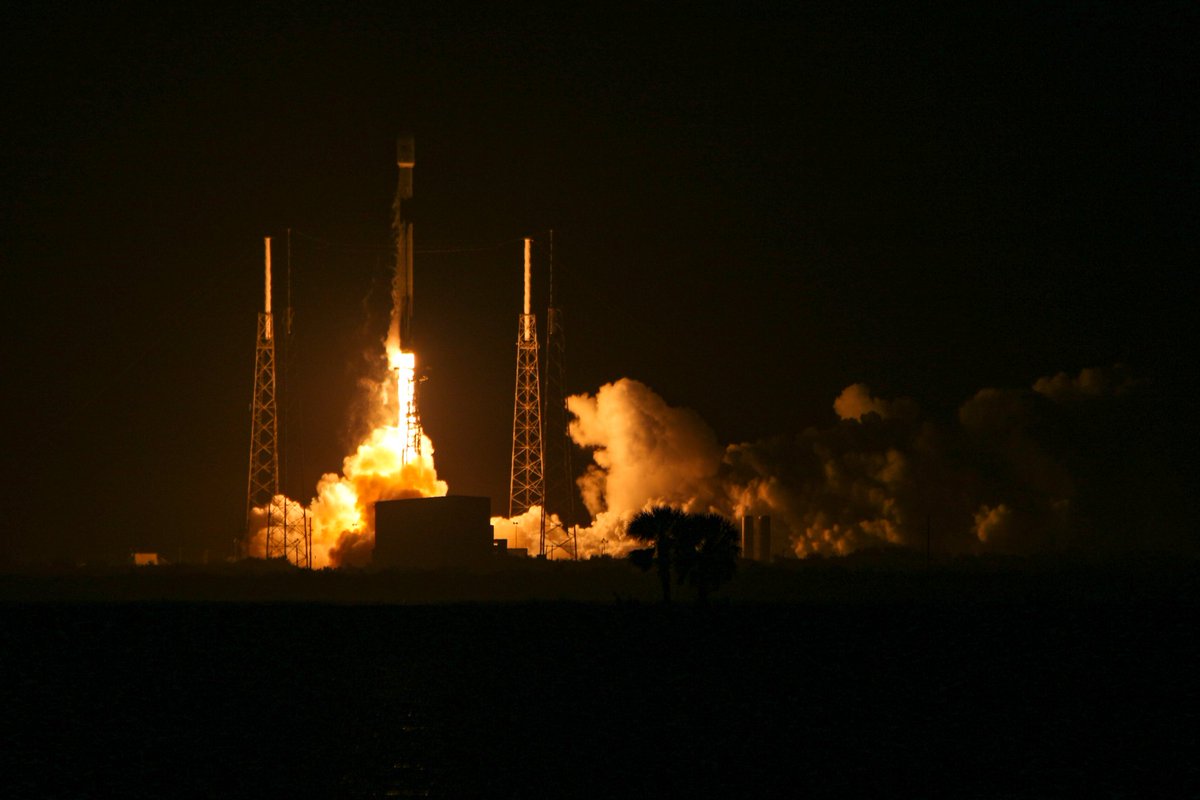 Astro_NordWolf's tweet photo. @WitchOfTheSith This is part of that. Nusantara Satu carry the Beresheet Lunar Lander for SpaceIL. My shot frkm the other night. 🤘😎🤘🚀🛰 https://t.co/KZhE0UBYlw