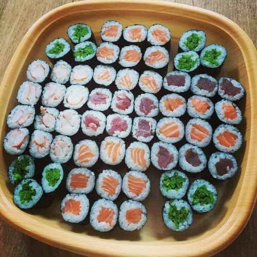 alwaysushii's tweet photo. Crab, tuna, salmon and veggie makis 💚🍣 https://t.co/TAeCU8x2IM