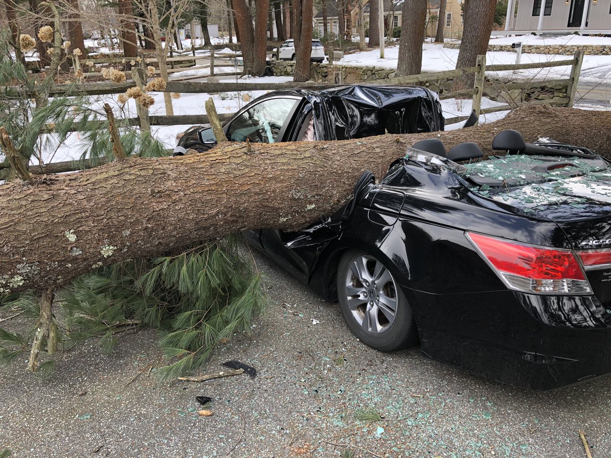 NicholeBerlie's tweet photo. Do you hate Mondays? Maybe feel like yours got off to a bad start?
Well, things could be worse. They could always be worse... #highwinds #ReadingMass #wcvb https://t.co/FKMvp0H9HE