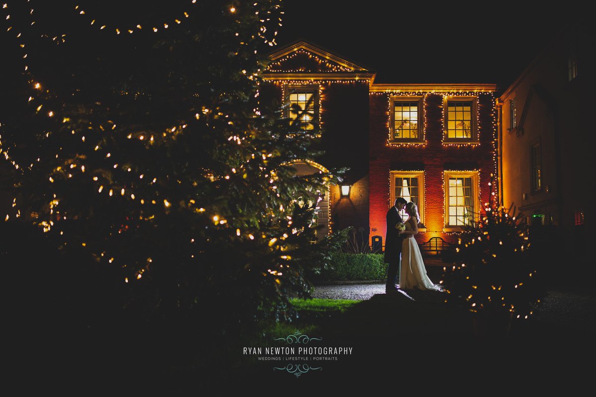 ryannewtonphotography.co.uk/blog/norfolk-w…  

@Assembly_House 

#norfolkweddingphotography #norwichweddings #christmasweddings #weddingphotographer