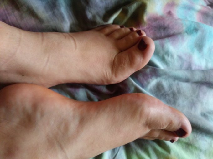 So Im going to get a Mani/Pedi this week, What color should I get? Decisions Decisions... https://t.<a href="/tag/whowearsshortshorts"class="tags"><span>#whowearsshortshorts</span></a><a href="/tag/assinjeans"class="tags"><span>#assinjeans</span></a><a href="/tag/lickthemcle"class="tags"><span>#lickthemcle</span></a>