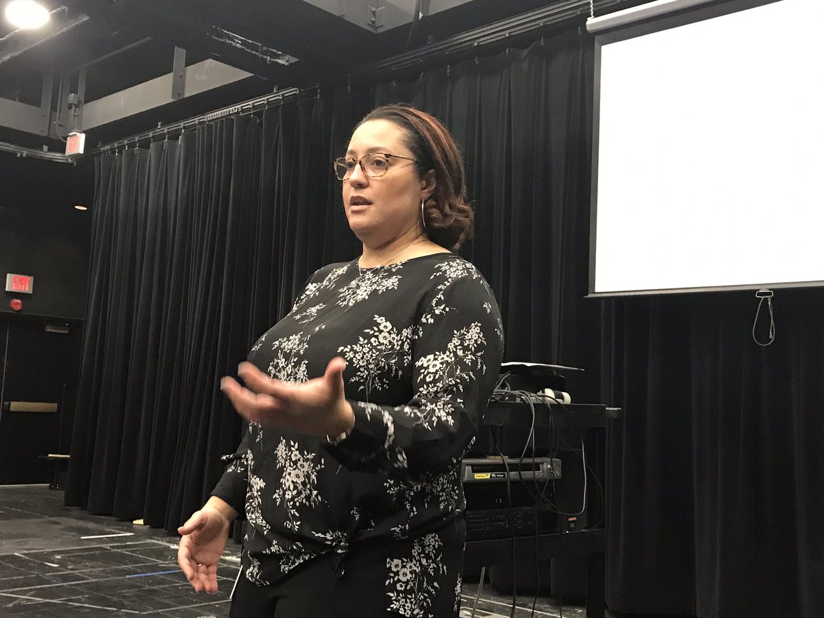 traceylcarson's tweet photo. Thanks @HullAdminMHS for session on colorism today that pulled from @blackishabc &amp;  showcased why #YourStoryMatters. Great discussion w/ @mhsMIC on how the pervasiveness of color hierarchy can show up in our own homes &amp; we must have more cross-cultural convos to end. https://t.co/Rol7TBPoJD
