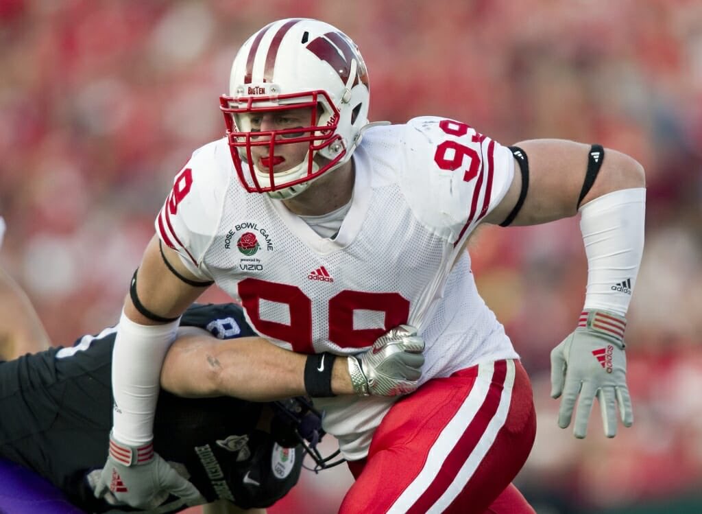 UniversitiesWI's tweet photo. ICYMI: Did you know Logan Watt’s Favorite Uncle™️ @JJWatt is set to be @UWMadison’s commencement speaker this spring? (https://t.co/60zTccUmqy) We hope our graduates have half the bond with JJ as he already has with Logan. (PS congrats @DerekWatt34!) https://t.co/UraszNf1GG