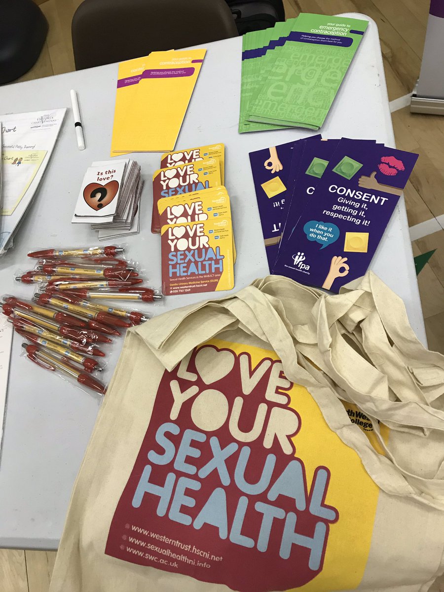 Actn4ChildrenNI's tweet photo. Great evening talking to families in lovely Newtownbutler about support available locally in partnership with @NIDACTS Thank you to Newtownbutler Together for hosting this community event #Awarenessraising #FermanaghFamilySupportHub #SexualHealthAwareness @WesternHSCTrust https://t.co/9wUIOYF70R