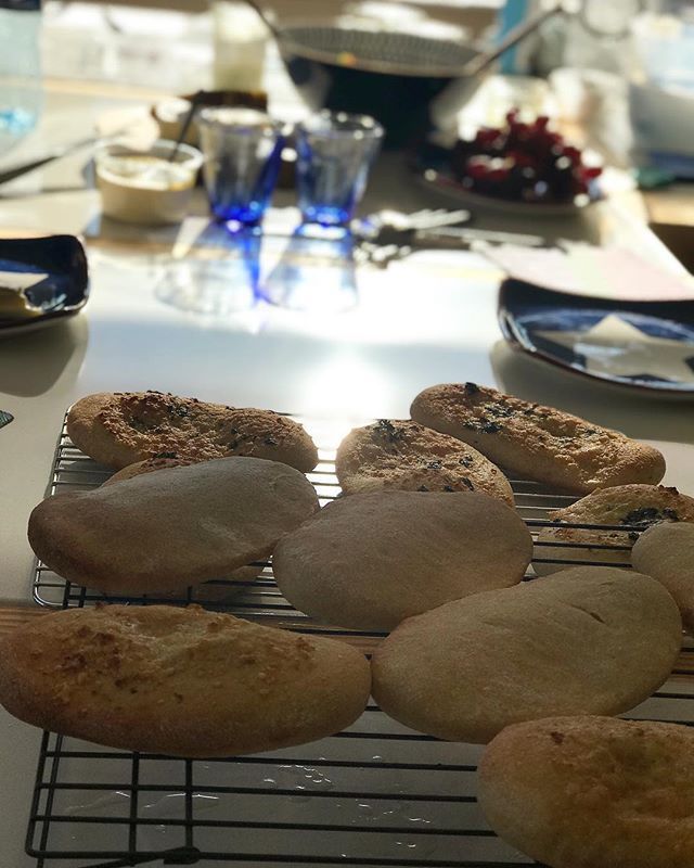 canterbakingsch's tweet image. Lunch @ canterburybakingschool #breadmakingclass #sourdoughbread #realbread #breadcourses #bakingschool #sourdough #sourdoughstarter #teambuilding ift.tt/2SuqmJW