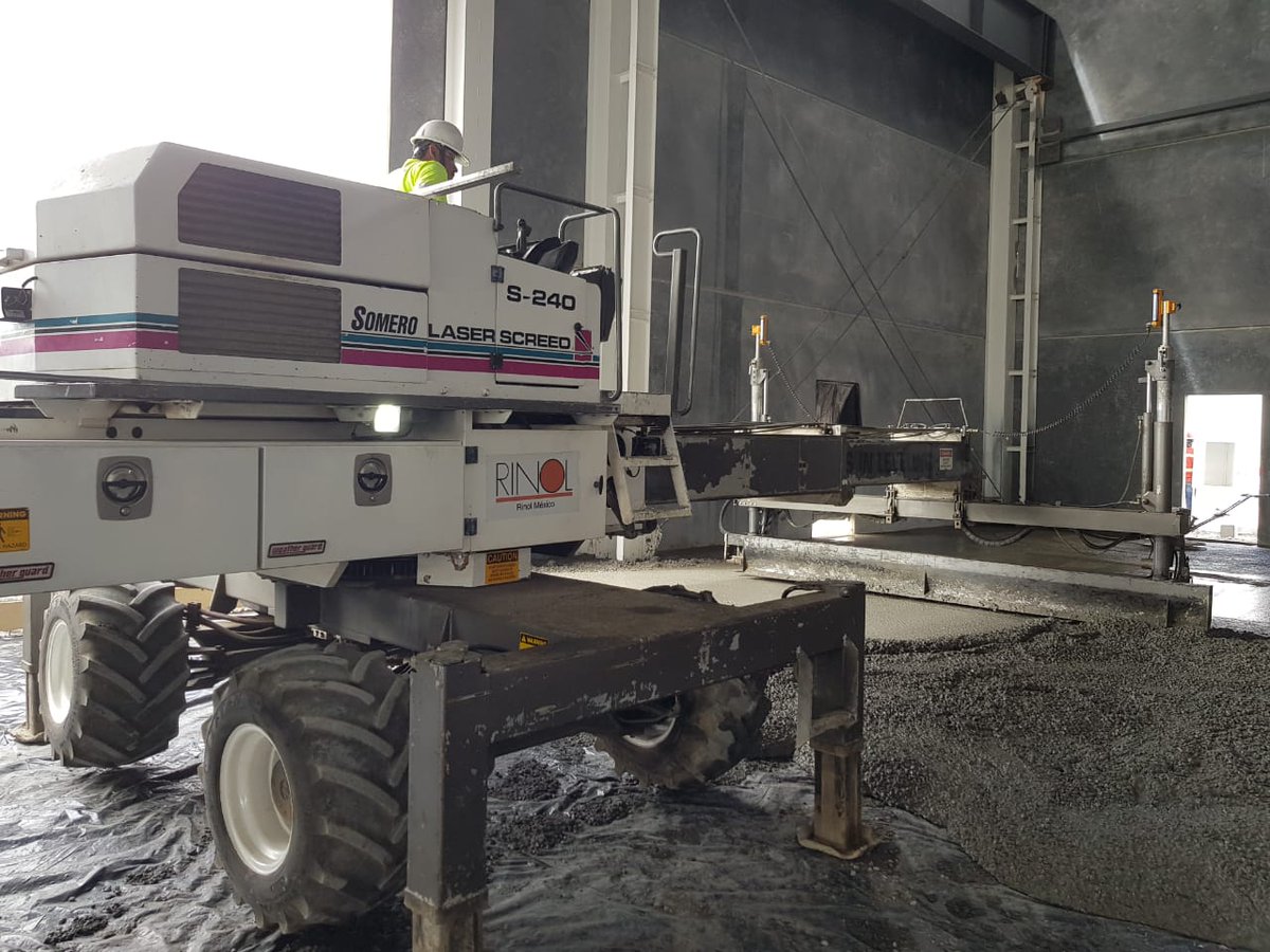 planasmasip's tweet photo. @RinolMexico en acción 9.000m2 piso jointless #RCRconductilSFRC para obra Ryerson en parque industrial #NEXXUS Ciénega de flores.Piedras de 1.000m2 sin juntas.Endurecedor #qualitopTITANIUM +junta #permabanECLIPSE +fibra #dramix3D +diseño @MonofloorM = @RCRIF #lideresdelmundoplano https://t.co/wtoqh5fYQA