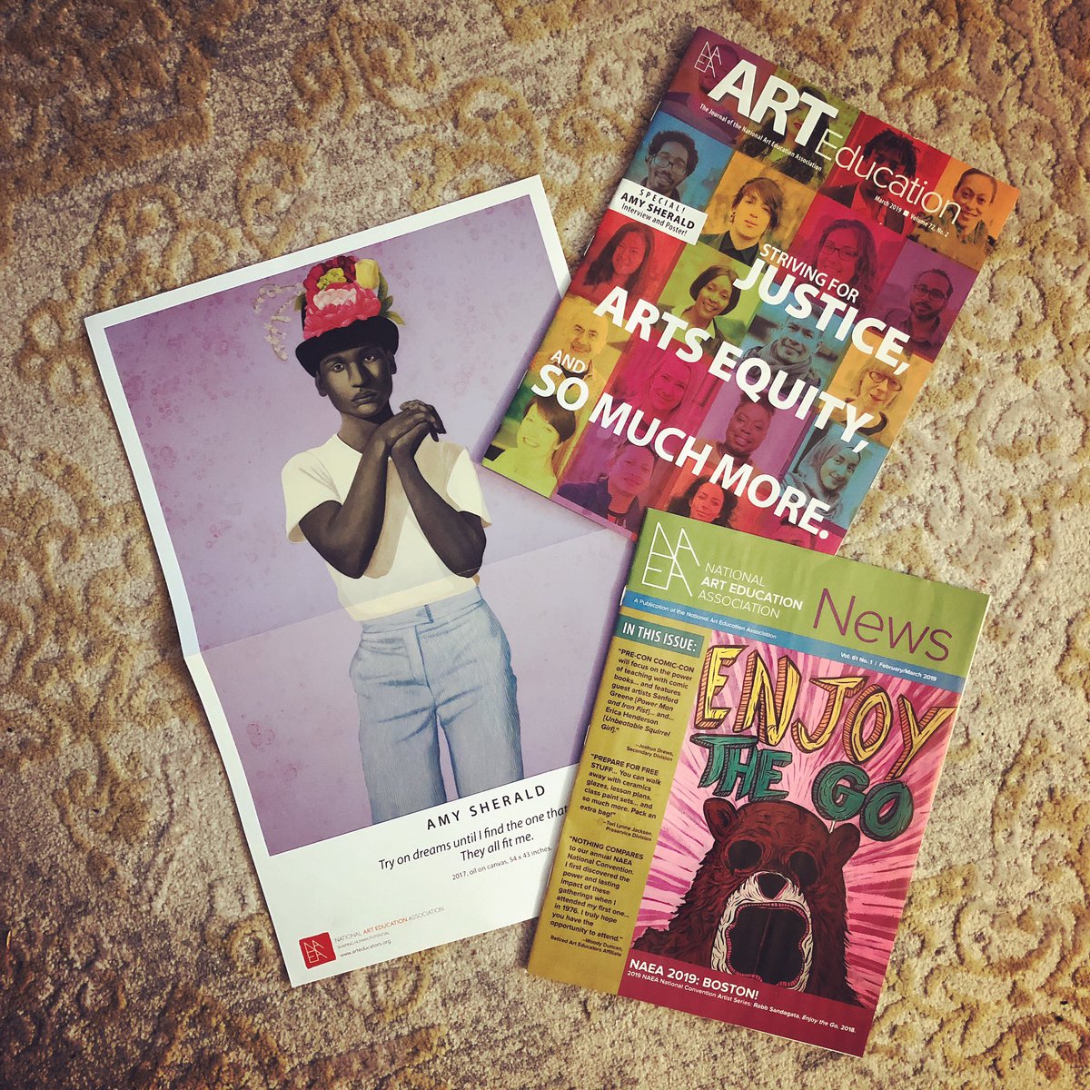 NAEAMiddleLevel's tweet image. Check out the latest mailing from @NAEA, including a pull-out poster from #AmySherald and a front page shout-out for #PreConComicCon! #middlematters