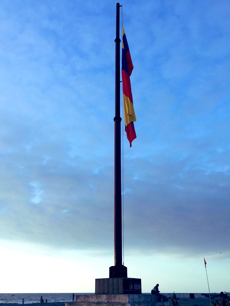 ppsesa's tweet photo. En Pedernales rendimos cuentas a nuestros compatriotas y aprovechamos para entregar la Bandera Nacional para él asta más alta que existe en el pais y que no había izado una bandera desde hace más de un año https://t.co/zZtMOYPsvH