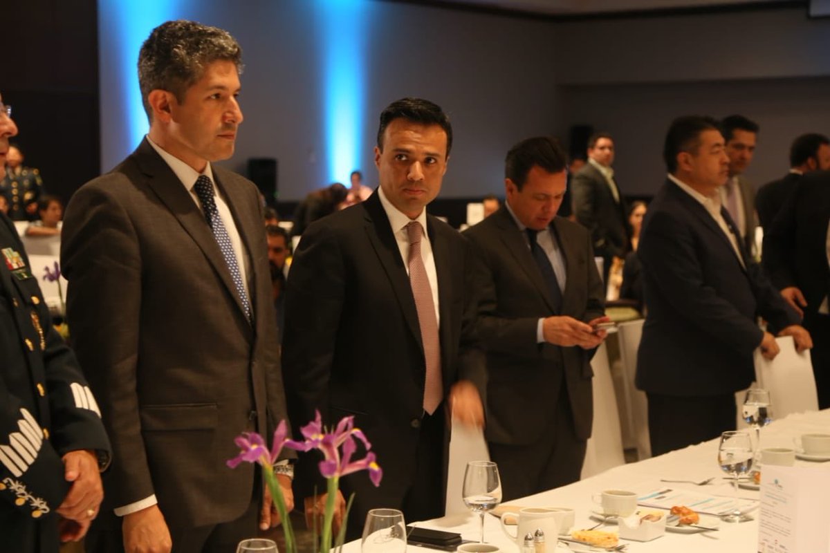 Un honor representar a la Ministra Secretaria de Gobernación <a href="/M_OlgaSCordero/">Olga Sánchez Cordero</a>, en la toma de protesta de César Castro como Presidente de <a href="/indexOccidente/">index Occidente</a>. Saludé al gobernador <a href="/EnriqueAlfaroR/">Enrique Alfaro</a> y a algunos otros amigos de Jalisco. <a href="/zoerobledo/">Zoé Robledo</a> <a href="/luisaguirrelang/">Luis Aguirre</a> <a href="/masayigonzalez/">Masayi González</a>