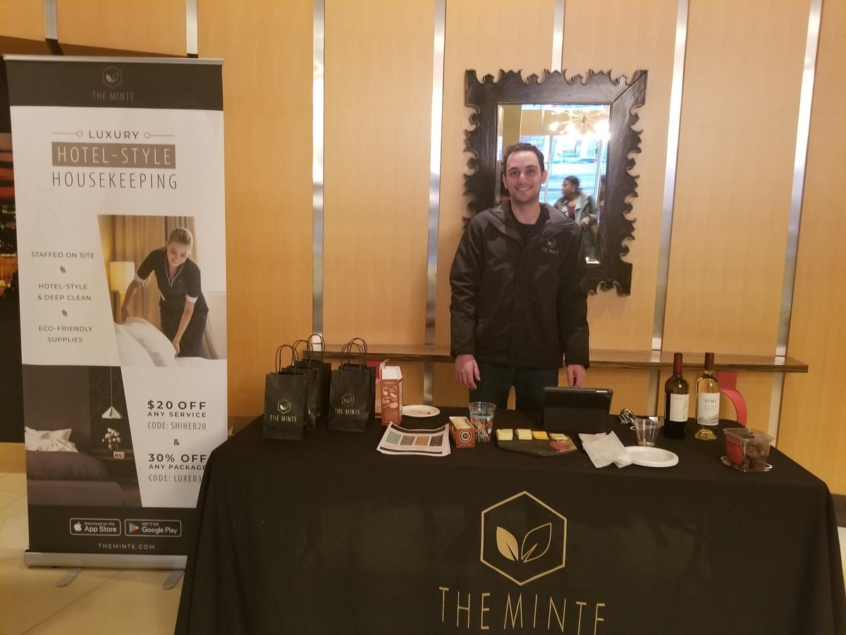 MassCourtApts's tweet photo. The Minte stopped by our community to introduce themselves and the great service they will be providing our residents. #homeiswheretheheartis #negreystar #masscourt #TheMinte https://t.co/uxeflIpq1T