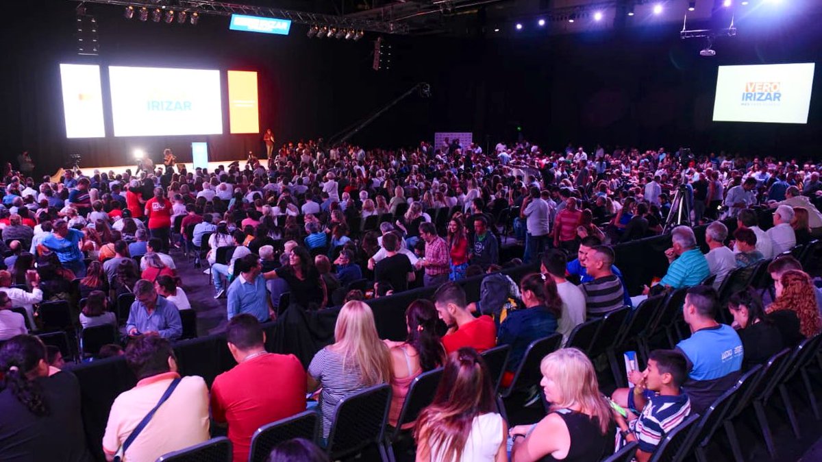 ¡Somos un montón los que queremos seguir transformando la ciudad! #MásParaRosario 

Seguí la transmisión en vivo por mi facebook 👉 goo.gl/B67Zzr