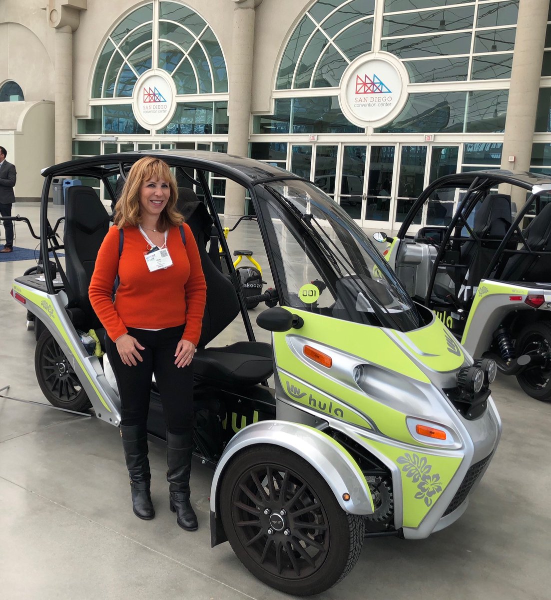 Teri_Sawyer's tweet photo. Here at the Transportation Electrification Expo in beautiful San Diego promoting electric vehicles. Watch NBC News in San Diego. #EUEC #EV @EUEConference https://t.co/52LhskxtnG
