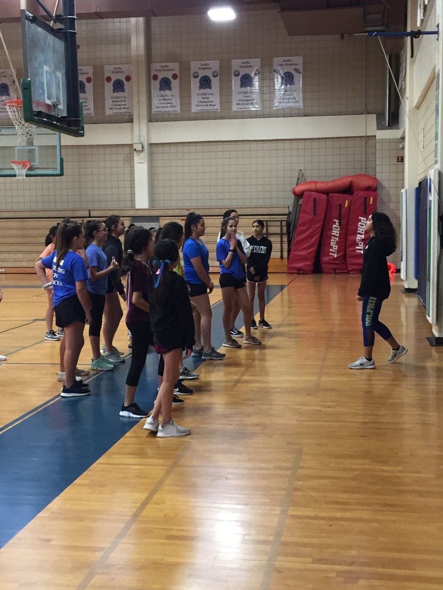 DebraAGarcia2's tweet photo. 2019-2020 Cheer Clinic! Let’s Go Kaffie Dolphins 🐬😃#Kaffiems #kaffiespirit https://t.co/BpKM9pe5tj