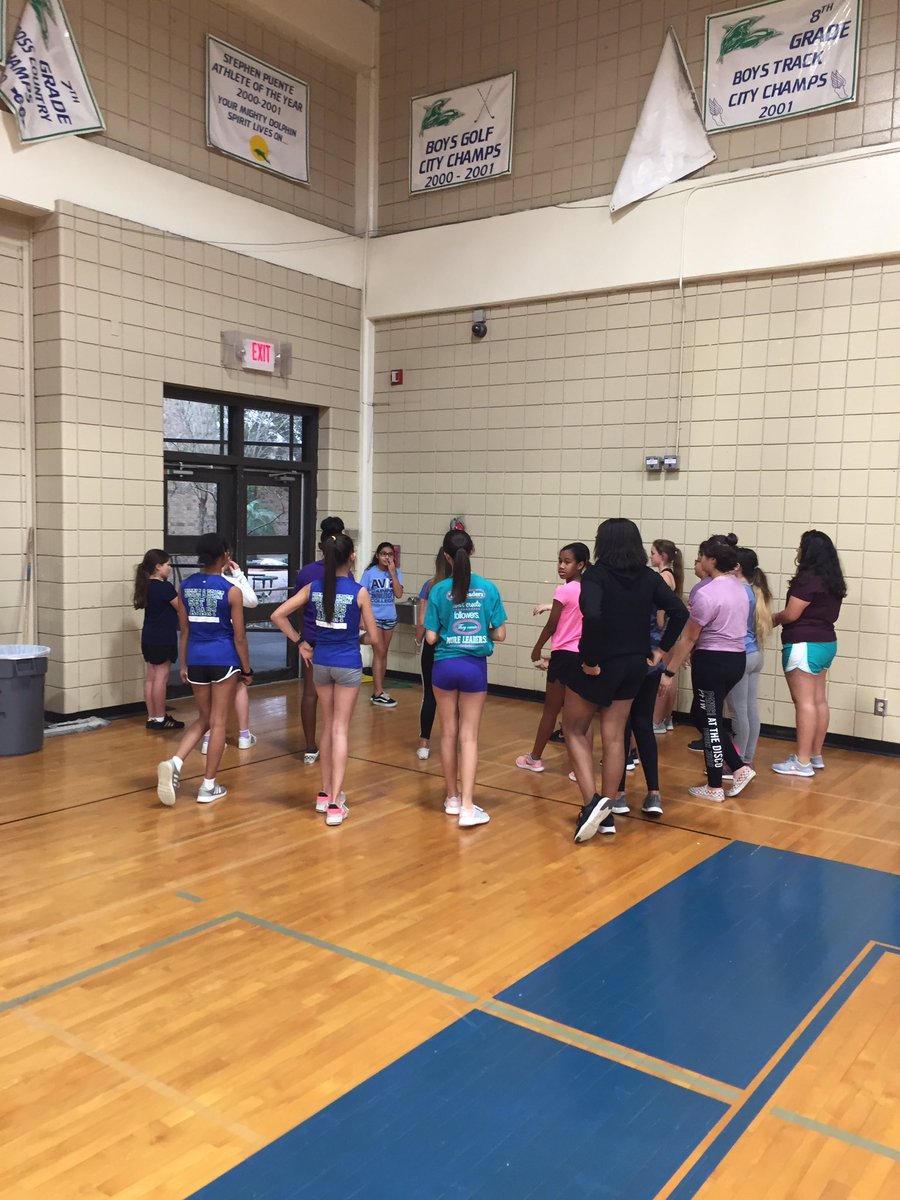 DebraAGarcia2's tweet photo. 2019-2020 Cheer Clinic! Let’s Go Kaffie Dolphins 🐬😃#Kaffiems #kaffiespirit https://t.co/BpKM9pe5tj