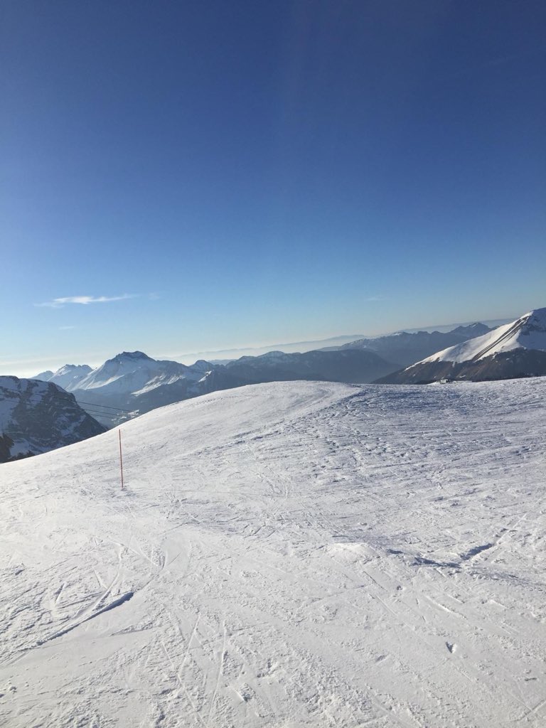 jayspeed12's tweet photo. First day ⛷🍺 https://t.co/ZBo1ei3LQi