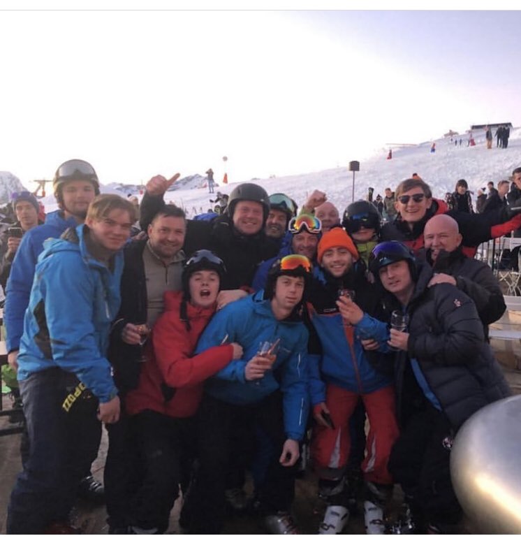 jayspeed12's tweet photo. First day ⛷🍺 https://t.co/ZBo1ei3LQi