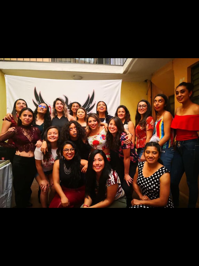 shureyeslo's tweet image. En la entrega de uniformes, nueva familia y muchas ganas de hacer muy bien las cosas. Gracias Coach Bacelis por la oportunidad. #QueensOfFire 🏈🏈🏈