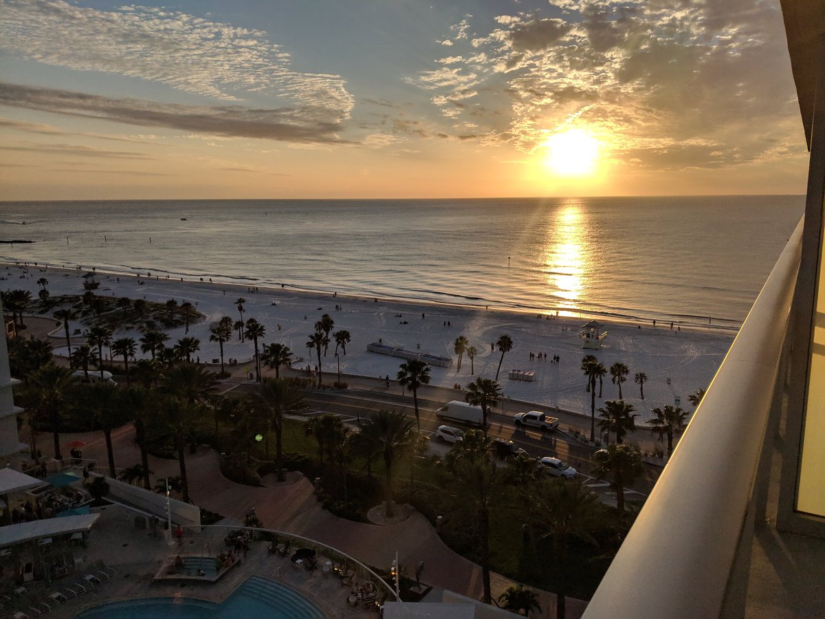 rbocchinfuso's tweet photo. Great day at #SpectrumField with the #ExpertServices team, @DellTech & #ForteDataSolutions. @Phillies over the @tigers 12-7. Beautiful sunset, 77 degrees, quality HVAC in room, etc... not too shabby. #xs2019 #RaviMadeIt https://t.co/jCtLYbMrTG