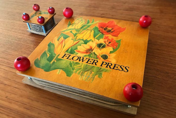 押し花キットってどこで売ってる ドンキや100均では買える 押し花を作るのにとても役立つ画期的の売ってる場所を徹底調査 どこでカエル