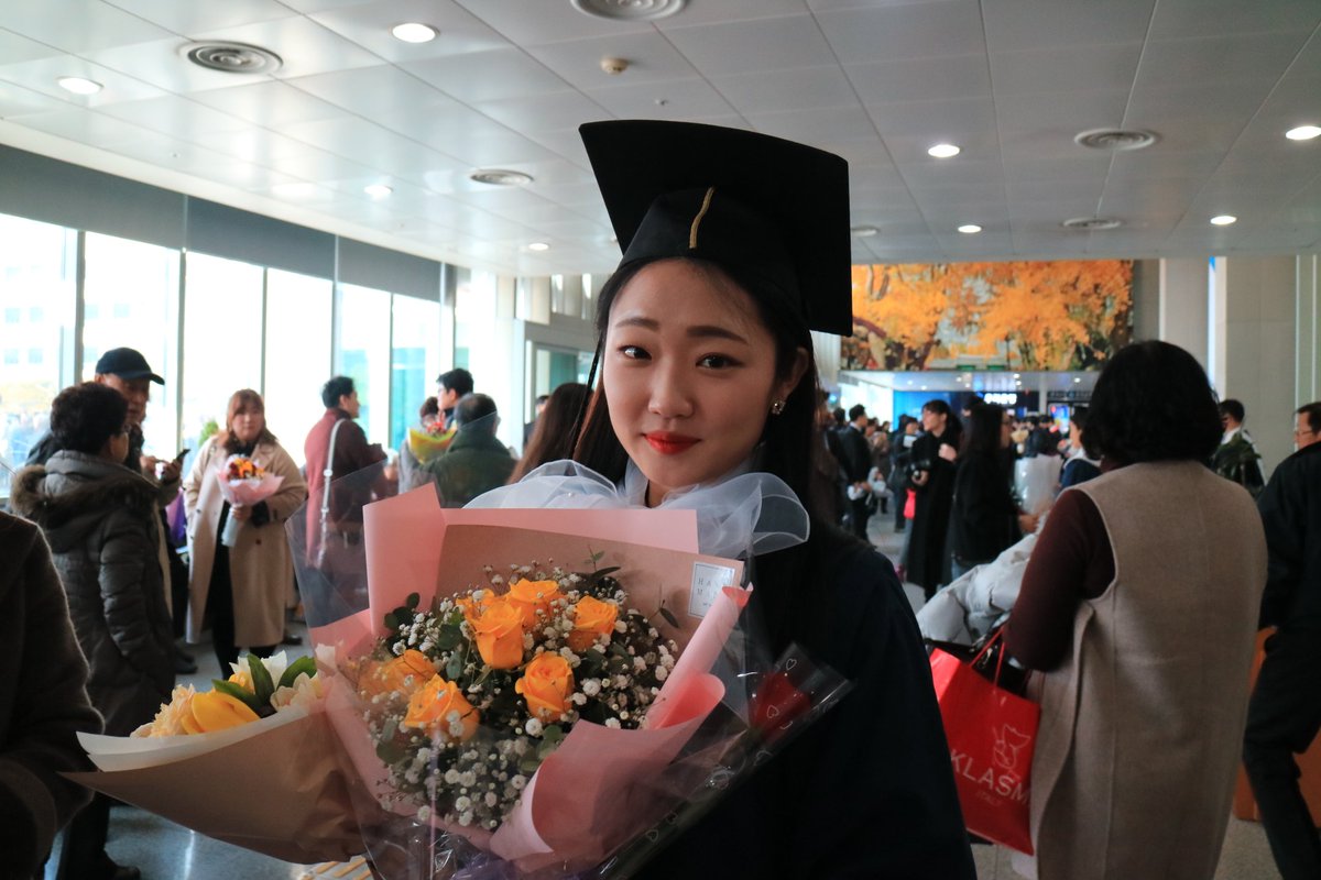 dyoreee's tweet photo. I AM OFFICIALLY GRADUATED 👩‍🎓 https://t.co/z4DuEzV6aw